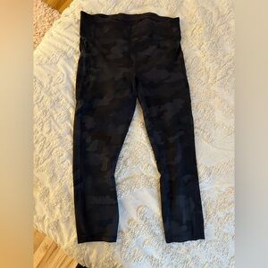 Lululemon Leggings Womens 8 Black Camo High Rise Side Pockets Running Yoga Gym